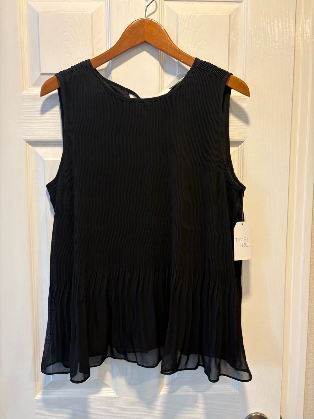 Time and Tru Black Pleated Hem Sleeveless Tank